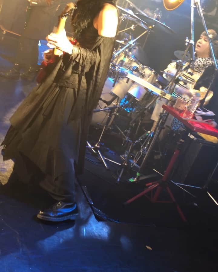 Kyrieのインスタグラム：「神劇ノ宴、名古屋公演でした。有難う。  久しぶりのワンマンツアーという事でたっぷり演奏したよ。 袖から撮ってみたらほぼほぼK君しか写ってなかったという。」