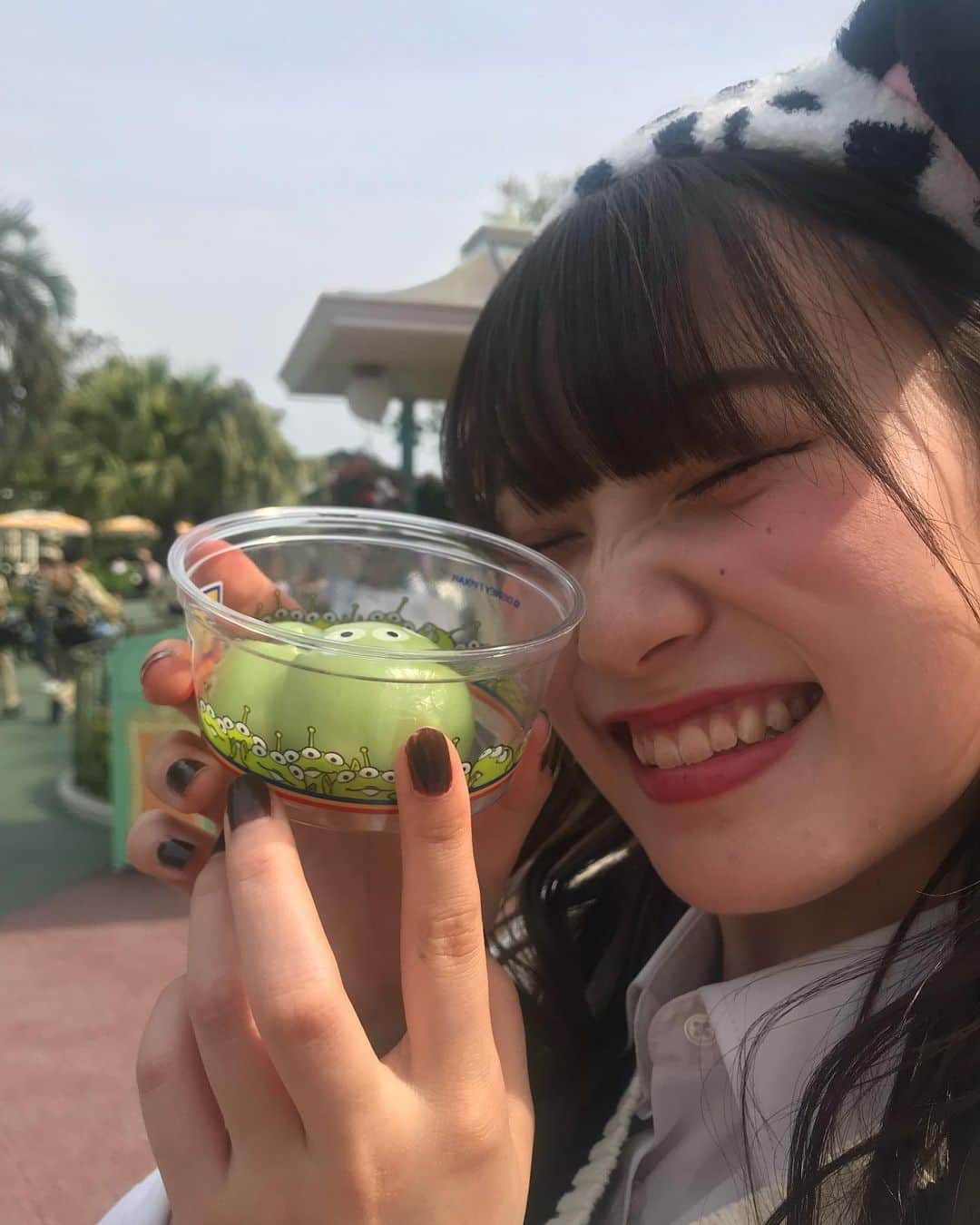 遠藤みゆさんのインスタグラム写真 - (遠藤みゆInstagram)「近すぎやねんて、笑笑 . #tdl #disneyland #disney #portrait #ポートレート #101匹わんちゃん #リトルグリーンマン #ljk #jk #彼氏目線 #followme  #likelike #近い #ねんて #笑」5月11日 22時26分 - endoomiyu