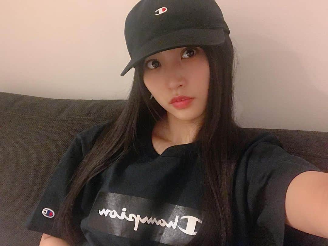 根岸愛のインスタグラム：「今日のchampion👚🧢 半袖日和だったねぇ🥳 #champion #cap #tshirt #champion女子 #ねぎ私服 #ねぎしふく #私服 #tシャツ」