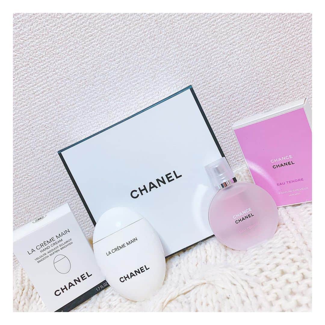 筒井萌子のインスタグラム：「* 誕生日に頂いたこちら愛用中⸜♡⸝ 左はハンドクリームなんだけど面白い出方するよ☾ 右はヘアミスト♪めちゃくちゃ良い香り🌼 香りもの大好きだからどんどん増えていく◡̈⃝ またオススメ紹介します😘 ・ #tbs #ドラマ #筒井萌子 #女優 #actress #モデル #model #岡山 #shooting #instagood #instalike #撮影 #followme #instalike #ゴルフ #ゴルフ女子 #シャネル #CHANEL #chanel」