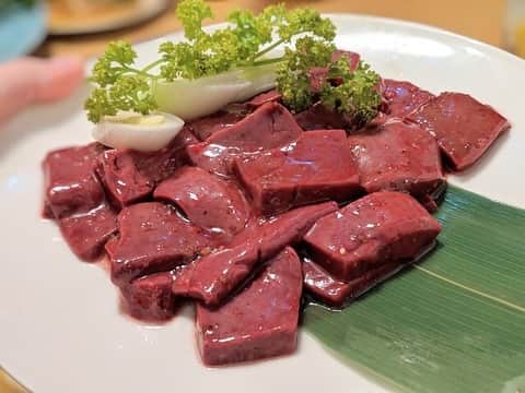 "TERIYAKI" テリヤキ編集部さんのインスタグラム写真 - ("TERIYAKI" テリヤキ編集部Instagram)「⠀ ⠀⠀~TERIYAKI美食倶楽部開催店~⠀ ⠀ TERIYAKI美食倶楽部では、ほぼ毎日素敵なオフ会を開催しています。⠀ ⠀ 東京に限らず、全国各地で様々な逸品を食べる至高のオンラインサロン。⠀ ⠀ 気になる方は @teriyaki_jp  のプロフィールからチェック。⠀ ⠀ ⠀ •⠀ ⠀ 【金竜山】白金⠀⠀ ⠀ 超予約困難な東京を代表する焼肉店⠀ •⠀ 【Kinryusan】Shirokane⠀⠀ ⠀ A barbecue restaurant representing Tokyo that is extremely difficult to book.⠀ ⠀ •⠀ ⠀ #金竜山 #焼肉 #肉部 #港区 #東京グルメ」5月11日 22時58分 - teriyaki_jp