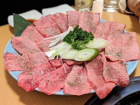"TERIYAKI" テリヤキ編集部さんのインスタグラム写真 - ("TERIYAKI" テリヤキ編集部Instagram)「⠀ ⠀⠀~TERIYAKI美食倶楽部開催店~⠀ ⠀ TERIYAKI美食倶楽部では、ほぼ毎日素敵なオフ会を開催しています。⠀ ⠀ 東京に限らず、全国各地で様々な逸品を食べる至高のオンラインサロン。⠀ ⠀ 気になる方は @teriyaki_jp  のプロフィールからチェック。⠀ ⠀ ⠀ •⠀ ⠀ 【金竜山】白金⠀⠀ ⠀ 超予約困難な東京を代表する焼肉店⠀ •⠀ 【Kinryusan】Shirokane⠀⠀ ⠀ A barbecue restaurant representing Tokyo that is extremely difficult to book.⠀ ⠀ •⠀ ⠀ #金竜山 #焼肉 #肉部 #港区 #東京グルメ」5月11日 22時58分 - teriyaki_jp