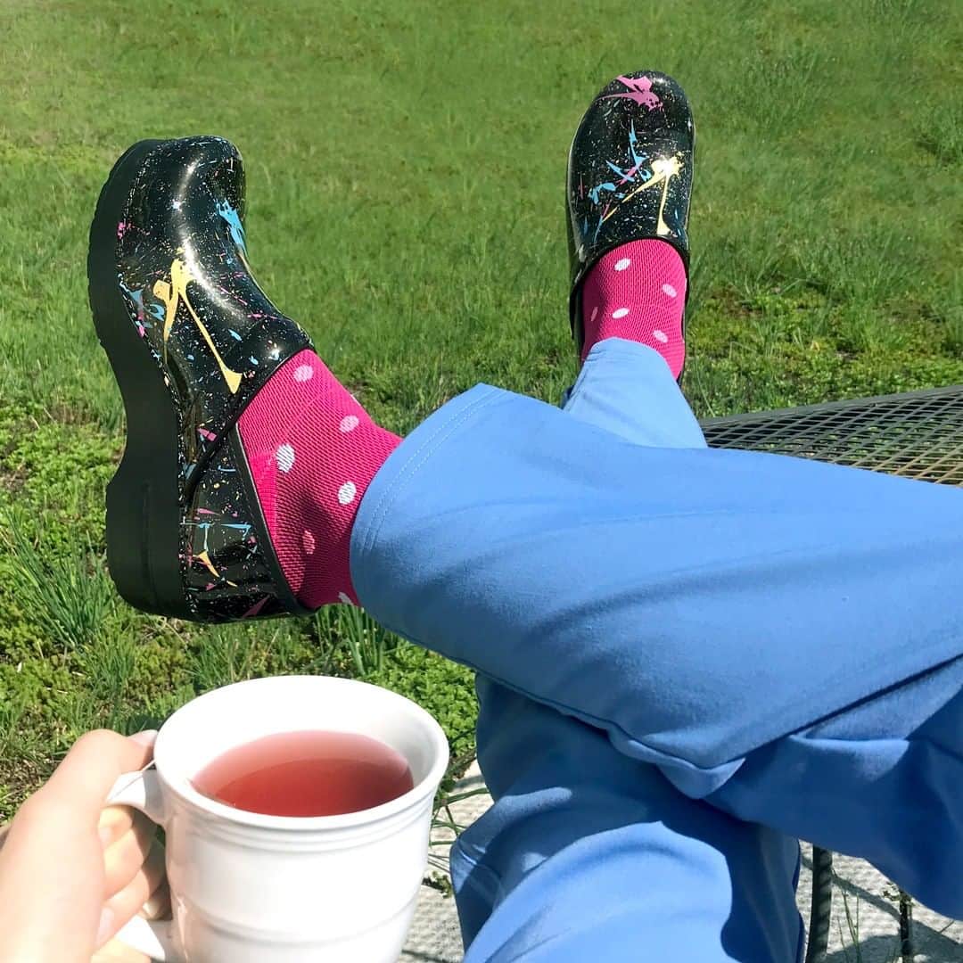 ダンスコのインスタグラム：「Every giveaway this week has been leading up to this day… it’s time for the Nurses Week grand prize! For a chance to win our grand prize (two pairs of on duty shoes, two pairs of off duty shoes, some Dansko swag and a pair of Lily Trotters socks) enter below. How to Enter:  1) Follow @dansko  2) Tag a nurse in the comments.  If you love the socks in our posts this week, be sure to follow @lilytrotters .  Giveaway runs 05/10/19 at 10:00 AM EST - 05/11/19 at 11:59 PM EST. No purchase necessary. One winner will be randomly selected and notified via DM. Winner has the option to choose four pairs of Dansko® shoes from the current collection and one pair of Lily Trotters socks with a total estimated retail value of $600. Giveaway not associated with Instagram. Full terms and conditions.」