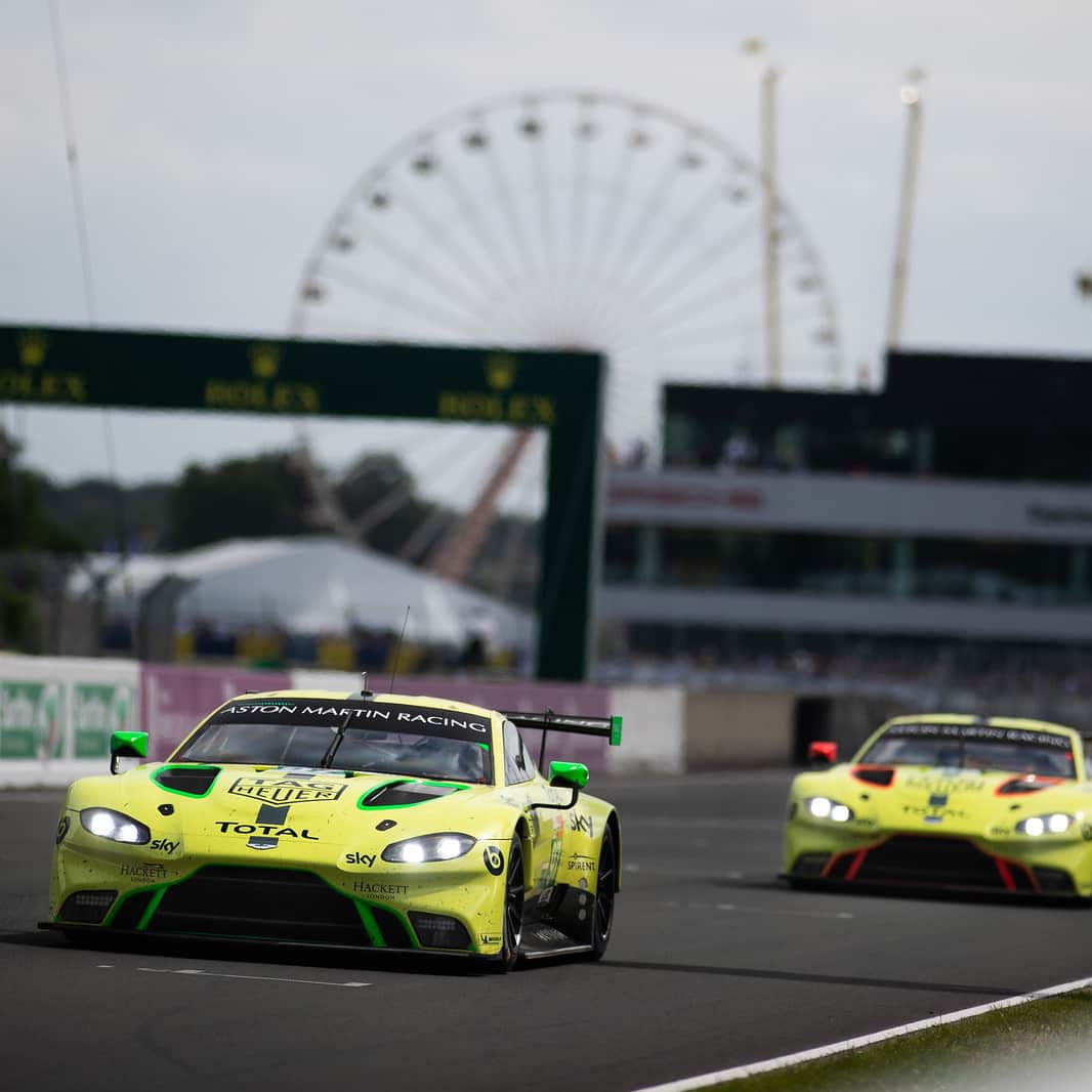 ハケットのインスタグラム：「The countdown until we're back for another year at @24heuresdumans with our partner @astonmartinracingofficial is officially on 🏁 Head to Hackett.com to shop the Hackett x @astonmartinracingofficial collection  #LeMans24 #HackettXAstonMartin」