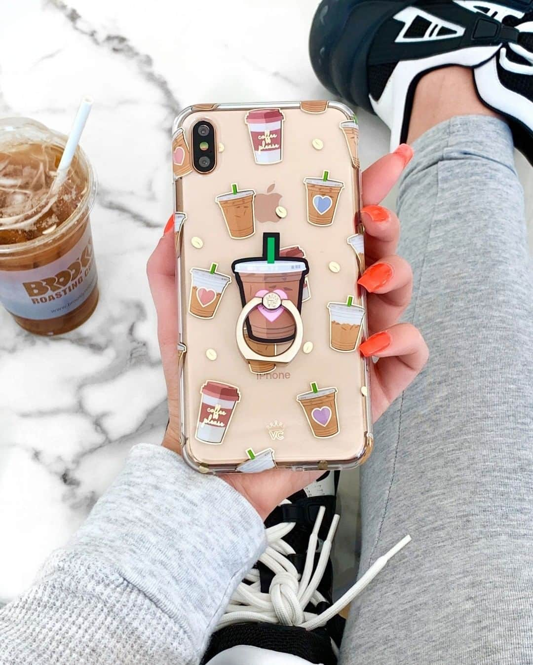 VELVETCAVIARさんのインスタグラム写真 - (VELVETCAVIARInstagram)「RESTOCK ALERT ☕ ⠀⠀⠀⠀⠀⠀⠀⠀⠀ Our Iced Coffee Grip Ring is BACK IN STOCK. Grab yours before it sells out! 👉 @velvetcaviar. #velvetcaviar #coffee」5月11日 23時02分 - velvetcaviar