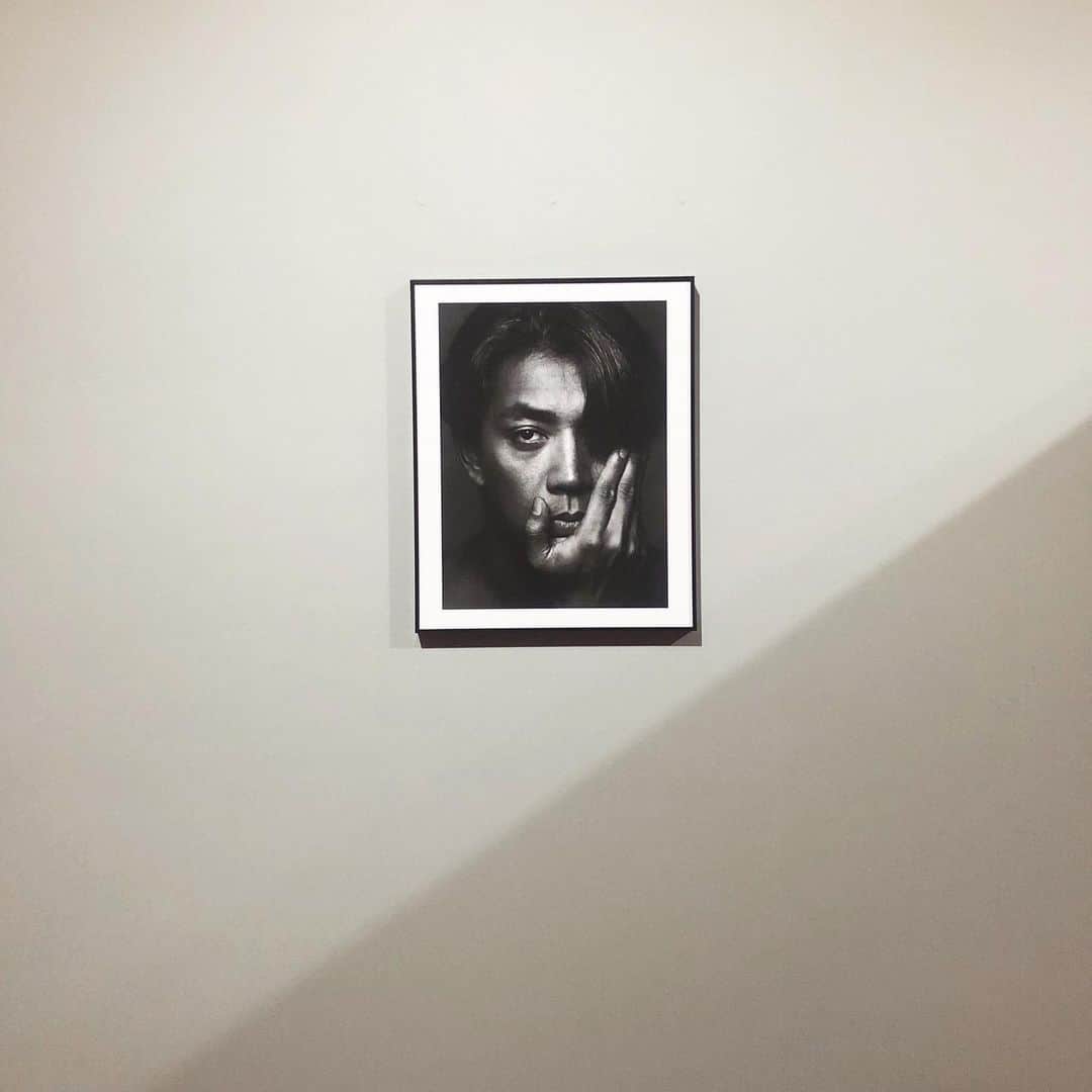 陣内勇人さんのインスタグラム写真 - (陣内勇人Instagram)「. 教授。 #kyotographie2019 . . #坂本龍一 #ryuichisakamoto #albertwatson #portrait」5月12日 9時17分 - hayato.jinnouchi