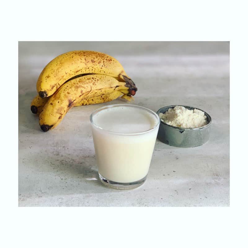 市橋有里のインスタグラム：「バナナと牛乳とホエイプロテインと。 この組み合わせが最近は1番しっくり来ます♪ながら筋トレとプロテインで少しずつ変化😍 ・ #ホエイ  #ホエー  #whey  #ホエイたんぱく #ホエイタンパク #乳清 #ホエイパウダー #ホエイプロテイン  #ホエイで元気 #筋力アップ  #ホエイダイエット #wheyprotein  #運動後のホエイ」
