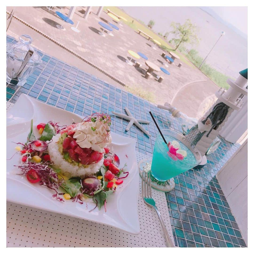 池田愛恵里さんのインスタグラム写真 - (池田愛恵里Instagram)「びわ湖がみえる滋賀のレストラン🌺いやされた！ 今日は滋賀県サッカー選手権 決勝戦の中継に⚽️🌟 天皇杯出場をかけた大事な一戦‼️ NHK大津で生中継です！」5月12日 9時37分 - ikeda_aeri