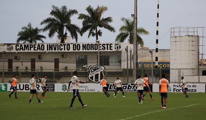 São Paulo FCさんのインスタグラム写真 - (São Paulo FCInstagram)「O Tricolor está pronto para reencontrar Rogério Ceni, que comanda o Fortaleza. No Ceará, o elenco realizou a última atividade antes do duelo deste domingo (12), às 19h, no Castelão, pelo Brasileiro.  #VamosSãoPaulo 🇾🇪 #EstaremosSempreJuntos ‪⠀⠀⠀⠀⠀⠀⠀⠀⠀‬ 📸 Rubens Chiri / saopaulofc.net」5月12日 9時38分 - saopaulofc