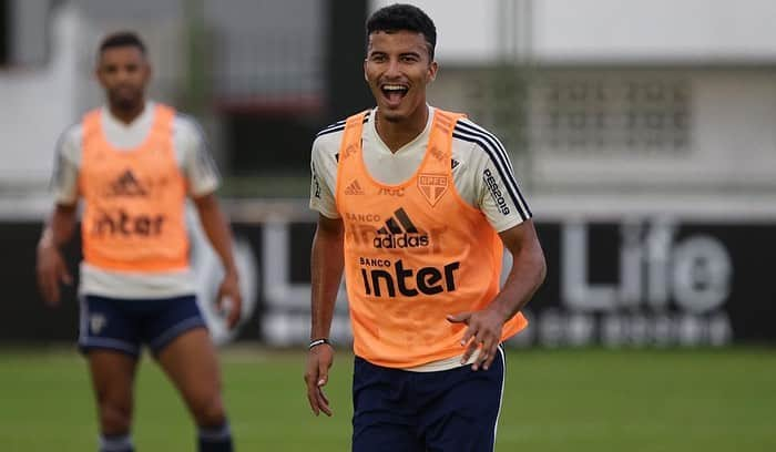 São Paulo FCさんのインスタグラム写真 - (São Paulo FCInstagram)「O Tricolor está pronto para reencontrar Rogério Ceni, que comanda o Fortaleza. No Ceará, o elenco realizou a última atividade antes do duelo deste domingo (12), às 19h, no Castelão, pelo Brasileiro.  #VamosSãoPaulo 🇾🇪 #EstaremosSempreJuntos ‪⠀⠀⠀⠀⠀⠀⠀⠀⠀‬ 📸 Rubens Chiri / saopaulofc.net」5月12日 9時38分 - saopaulofc