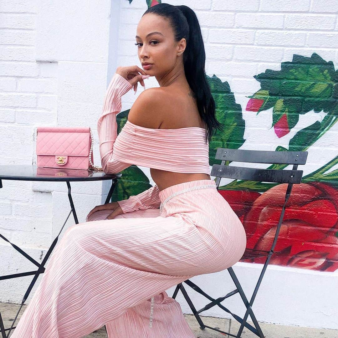 Draya Micheleさんのインスタグラム写真 - (Draya MicheleInstagram)「Focused on my check ... @fashionnova 💕💕💕」5月12日 9時52分 - drayamichele