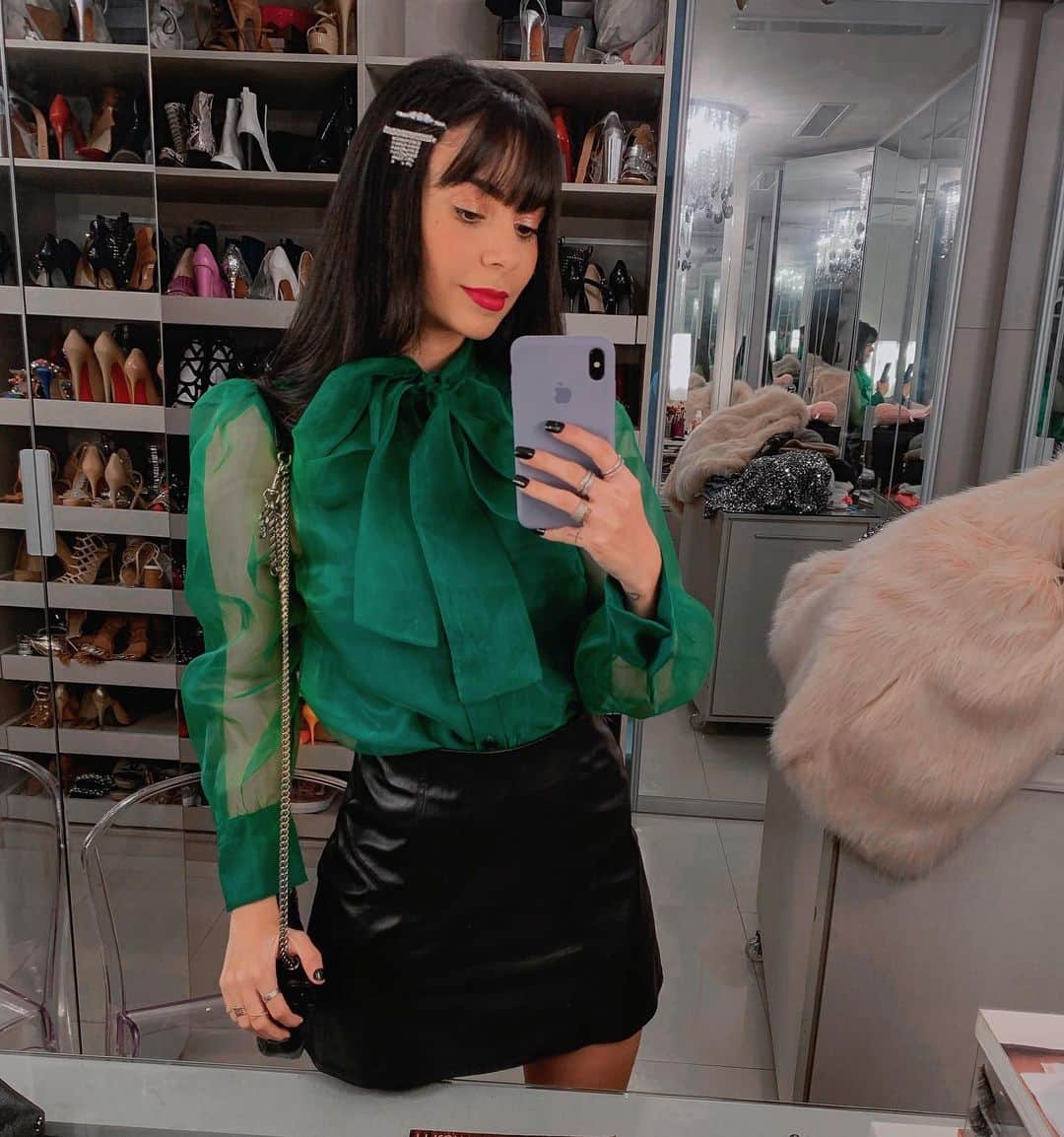 Gabriela Salesのインスタグラム：「Do dia pra comer pão de alho e tomar cerveja em copo americano 😂 Amo/sou/existo/como horrores」