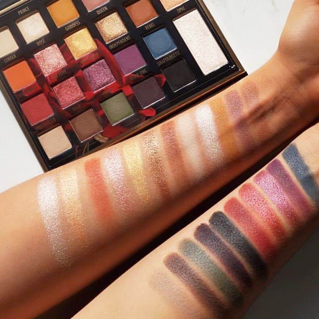 BH Cosmeticsさんのインスタグラム写真 - (BH CosmeticsInstagram)「@trendmood1 's swatch game is on 🔥 ! She swatched our versatile @sylviagani palette to perfection. 👏 Shop this palette at 50% off this weekend only! 🛍 Link in bio to shop. #bhsylviagani #bhcosmetics #crueltyfreebeauty」5月12日 1時00分 - bhcosmetics