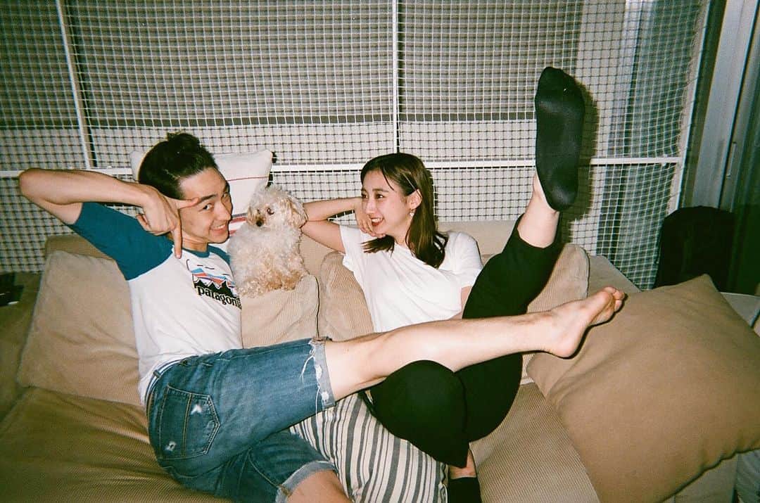 のインスタグラム：「私も留学中だけど、明日から留学とか寂しいじゃん！！もう少し出発の日にち遅かったら会えたかもしれないと思うと残念… もし日本に帰ってくる日が来たらまたゆいとズビーと私で騒ごうね🙌🏻 夢に向かってアメリカでの生活楽しんでね👍🏻 それから、前日のパッキング一緒😂めちゃくちゃお母さんに怒られたの思い出す🙃 また会おう😭✨ ズビ子なら成功する！！！ 気を付けて行って来てね🇺🇸🤘🏻」