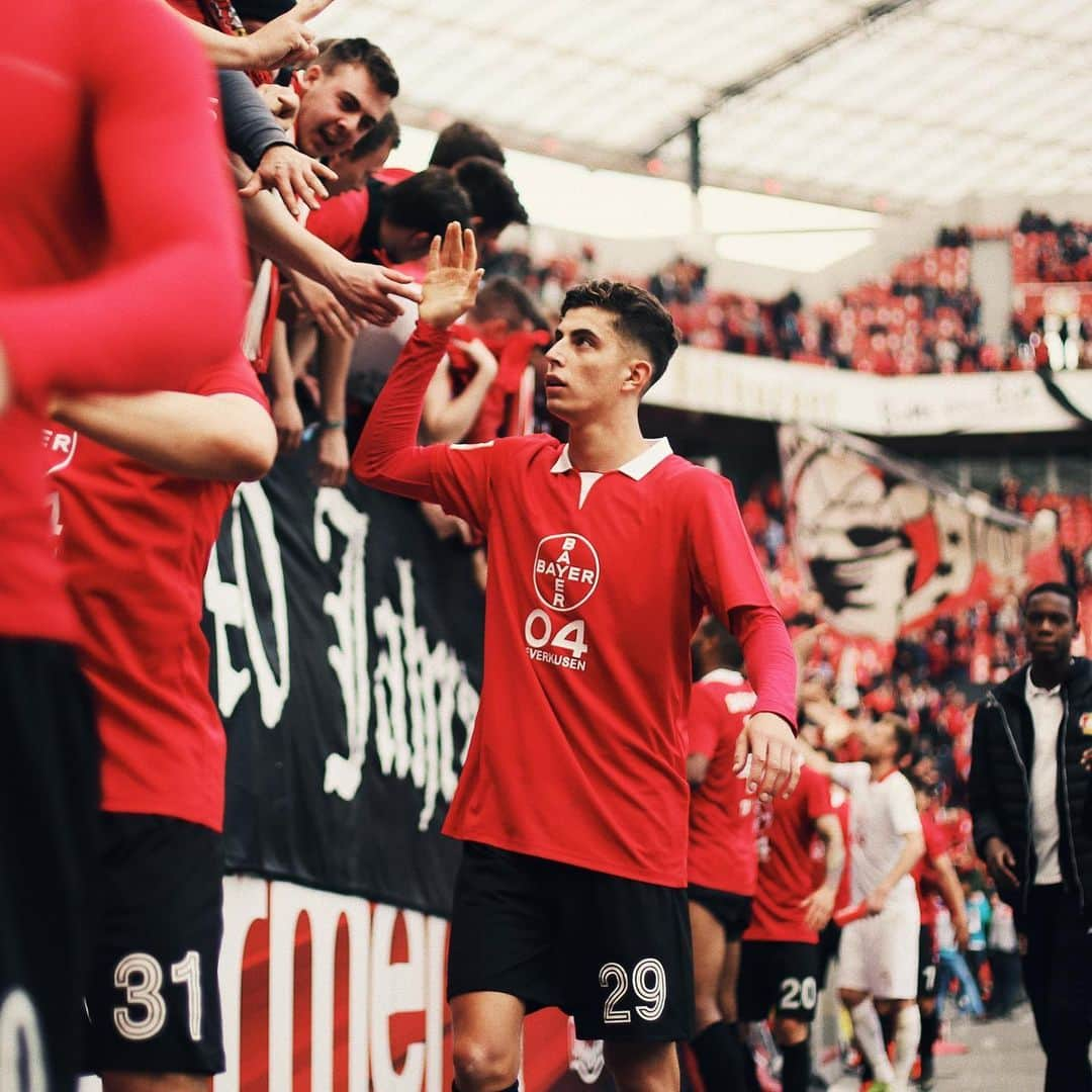 バイエル・レバークーゼンさんのインスタグラム写真 - (バイエル・レバークーゼンInstagram)「Thanks for your fantastic support this season! 🖤❤️ #B04S04 #40JahreBundesliga #Bundesliga #Bayer04 #Werkself」5月12日 1時52分 - bayer04fussball