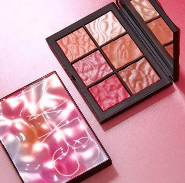 NARSさんのインスタグラム写真 - (NARSInstagram)「Color, uncovered. Discover Exposed Cheek Palette. Six universally flattering shades encapsulated in a breakthrough NARS formula deliver the purest pigments for unrivaled color. #Regram @MeccaMaxima」5月12日 1時57分 - narsissist