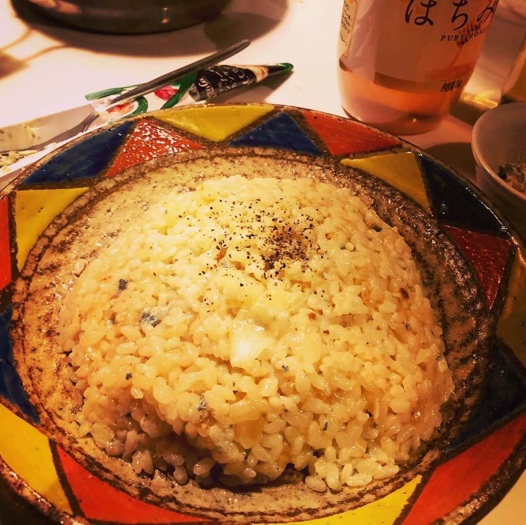 森田悠介さんのインスタグラム写真 - (森田悠介Instagram)「Recent CHEEZENESS... I love cheeze, you love cheeze, all we need is CHEEZENESS🧀 #CHEEZENESS #cheese #käse #fromage #carbonara #risotto #bluecheese #gorgonzola #roquefort  #cooking #dinner #lifestyle  #最近の #食生活 #チーズ #自炊 #外食 #問わず #カルボナーラ #研究中 #ブルーチーズ #musicianslife #bassist #bassplayer  #wurstkäse」5月12日 1時57分 - yusukemorita_bass