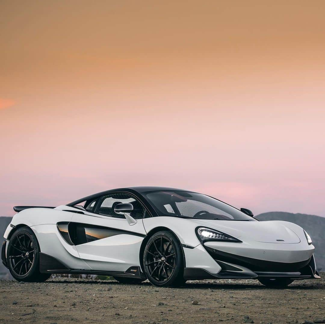 McLaren Automotiveさんのインスタグラム写真 - (McLaren AutomotiveInstagram)「One of the most desolate, barren, boiling hot yet beautiful landscapes you'll ever witness. #McLarenAdventures in Southern California with the #McLaren600LT」5月12日 2時20分 - mclarenauto