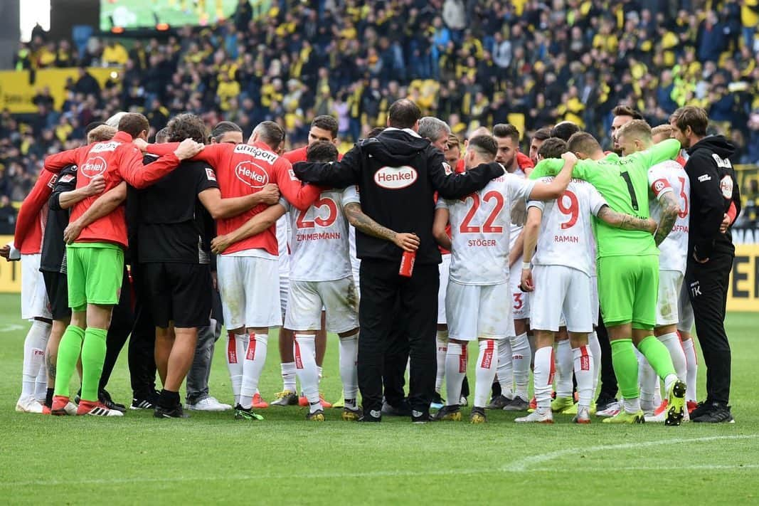 アンドレ・ホフマンさんのインスタグラム写真 - (アンドレ・ホフマンInstagram)「..proud of this team performance ⚪️😶🔴 #team #f95」5月12日 2時41分 - ahoffmann