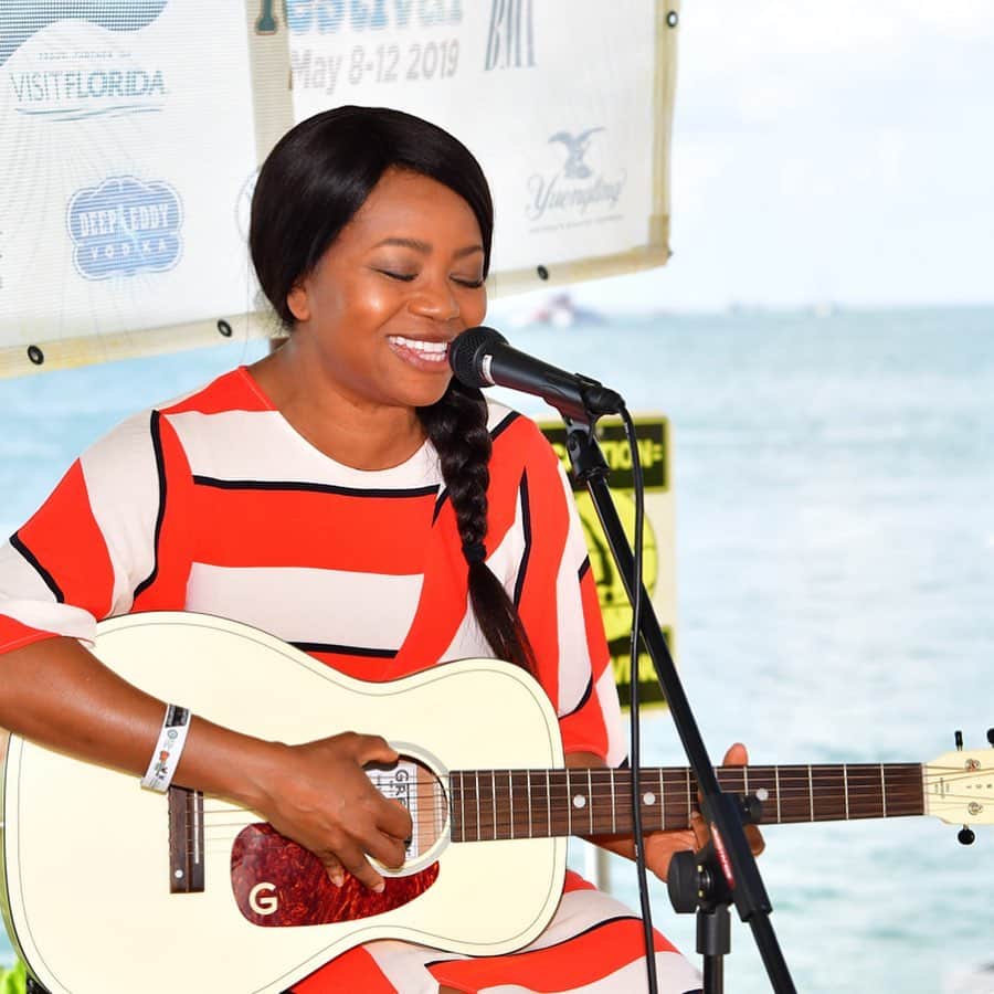 Broadcast Music, Inc.さんのインスタグラム写真 - (Broadcast Music, Inc.Instagram)「Just a few of the many BMI ladies taking over Key West ☀️ #GirlsofNashville #WhiskeyJam #BMIKeyWest #KWSF」5月12日 2時51分 - bmi