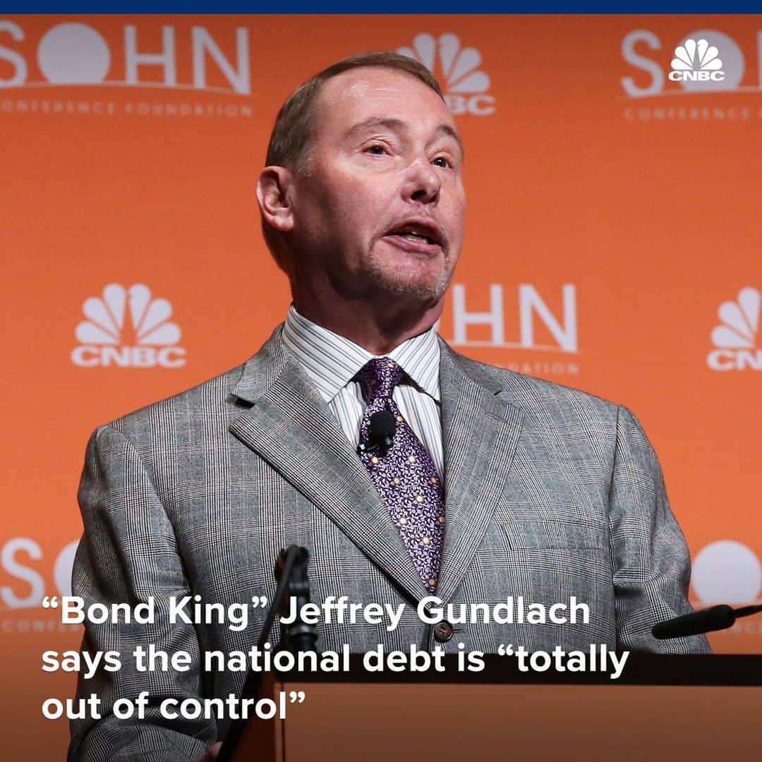 CNBCさんのインスタグラム写真 - (CNBCInstagram)「U.S. debt has climbed to an alarming level, investor Jeffrey Gundlach says.⠀ ⠀ ▪️Last year, U.S. national debt increased by more than 6% of GDP, and a growing deficit could mean trouble in a recession, the “Bond King” said.⠀ ⠀ ▪️Gundlach also flagged trouble in the corporate bond market, which he says got “dragged down” in the “economic mess that we’re in.”⠀ ⠀ ▪️Gundlach is the CEO of DoubleLine, which has $130 billion in assets under management.⠀ ⠀ To learn more about what this means for the economy, click the link in bio.⠀ *⠀ *⠀ *⠀ *⠀ *⠀ *⠀ *⠀ *⠀ #investing #markets #bonds #gundlach #jeffreygundlach #economy #economictrends #gdp #debt #recession #business #businessnews #cnbc⠀」5月12日 3時15分 - cnbc