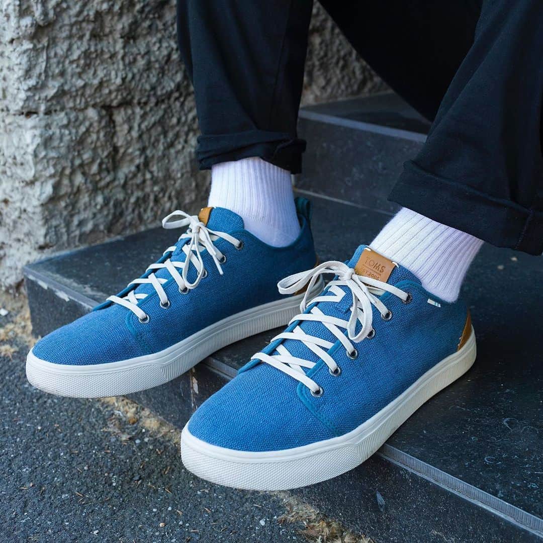のインスタグラム：「You do a lot. Let your shoes carry the weight. TRVL LITE.」