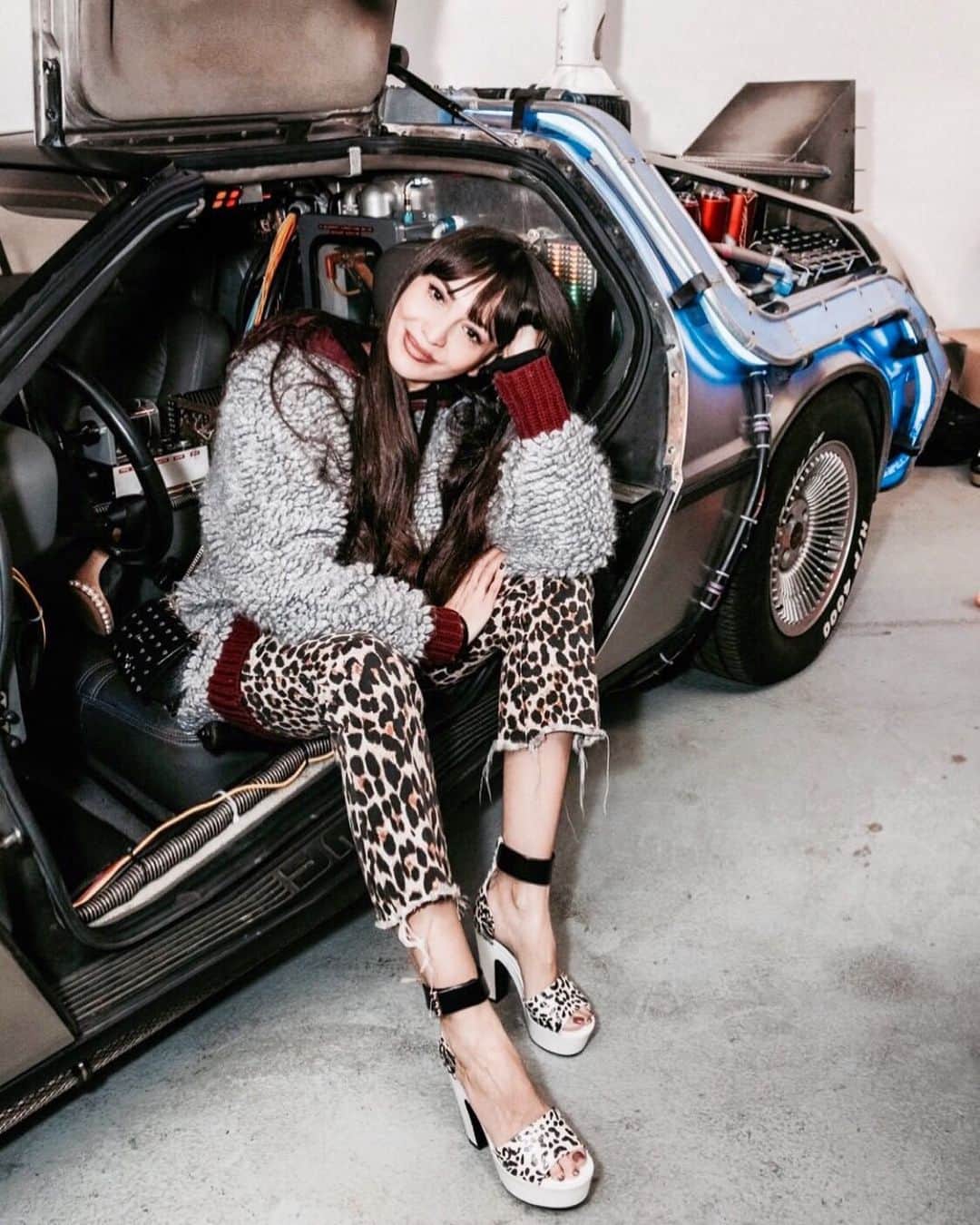 Zara Martinさんのインスタグラム写真 - (Zara MartinInstagram)「Such a great day with my @womenforwomenuk fam at the #SheInspiresMe Car Boot sale in partnership with @theoutnet. I am so proud to be an ambassador for this amazing charity. The money raised today (£240K and counting!!) will help some of the most marginalised women around the world rebuild their lives! 🙏 Thanks for having me takeover @marieclaireuk 🙏 Here I am in my @nicholaskirkwood bargains! See you next year!! P.S. Yes, I am sitting in the actual Back To The Future DeLorean. This is not any car boot sale 😂」5月12日 3時21分 - zaramartin