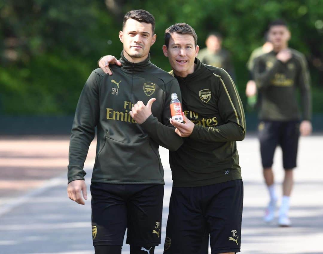 グラニト・ジャカさんのインスタグラム写真 - (グラニト・ジャカInstagram)「Back at it! The work doesn't stop while we have dreams to achieve 💭 @stephanlichtsteiner @arsenal」5月12日 3時33分 - granitxhaka