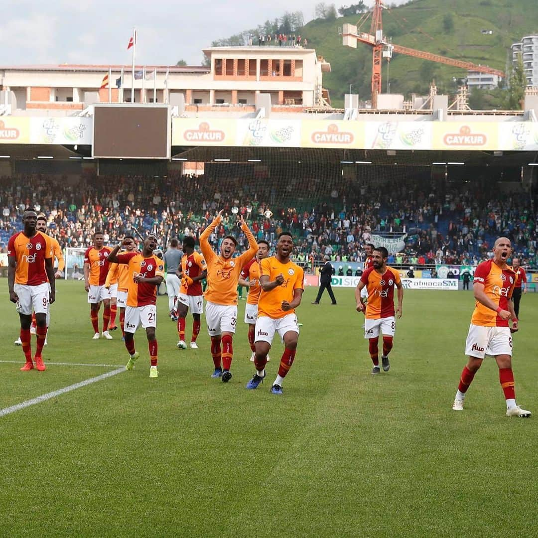 ガラタサライSKさんのインスタグラム写真 - (ガラタサライSKInstagram)「📸 #Galatasaray! 👊💪」5月12日 3時38分 - galatasaray