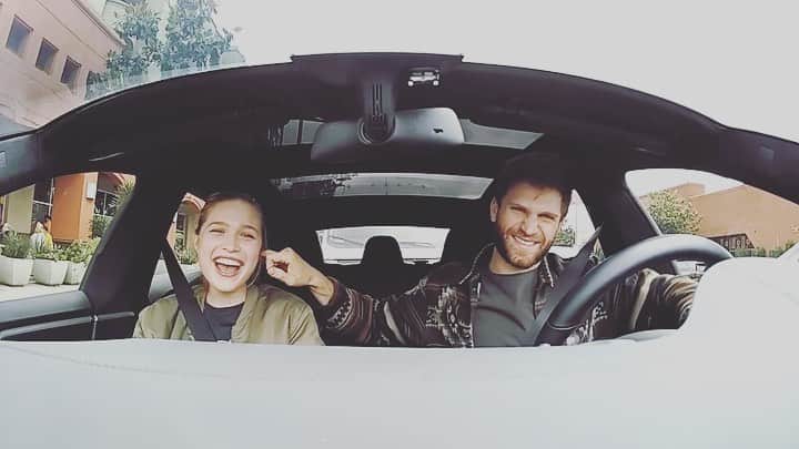 キーガン・アレンのインスタグラム：「Driving around with smol bean. This is daily life. A Dash cam reality show. Starring smol and boi」
