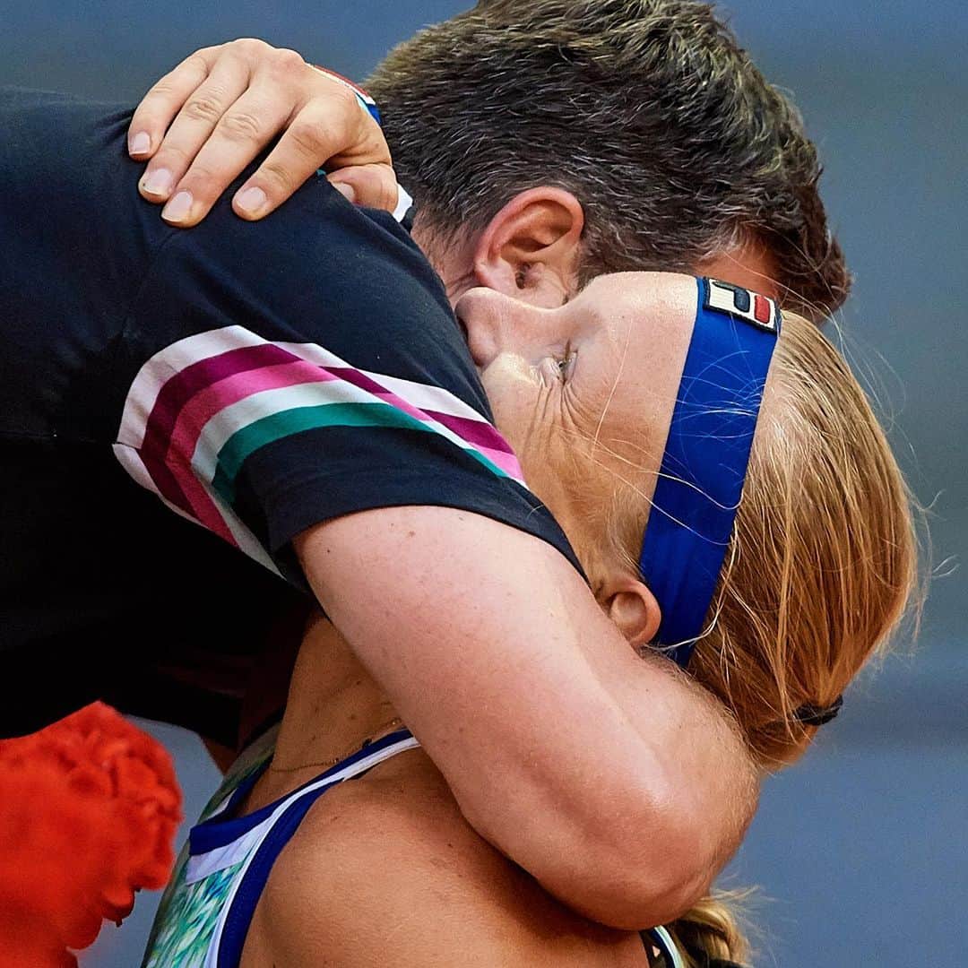 WTA（女子テニス協会）さんのインスタグラム写真 - (WTA（女子テニス協会）Instagram)「Congrats @kikibertens! 🤩🏆🎉🎾 #MMOPEN」5月12日 4時45分 - wta