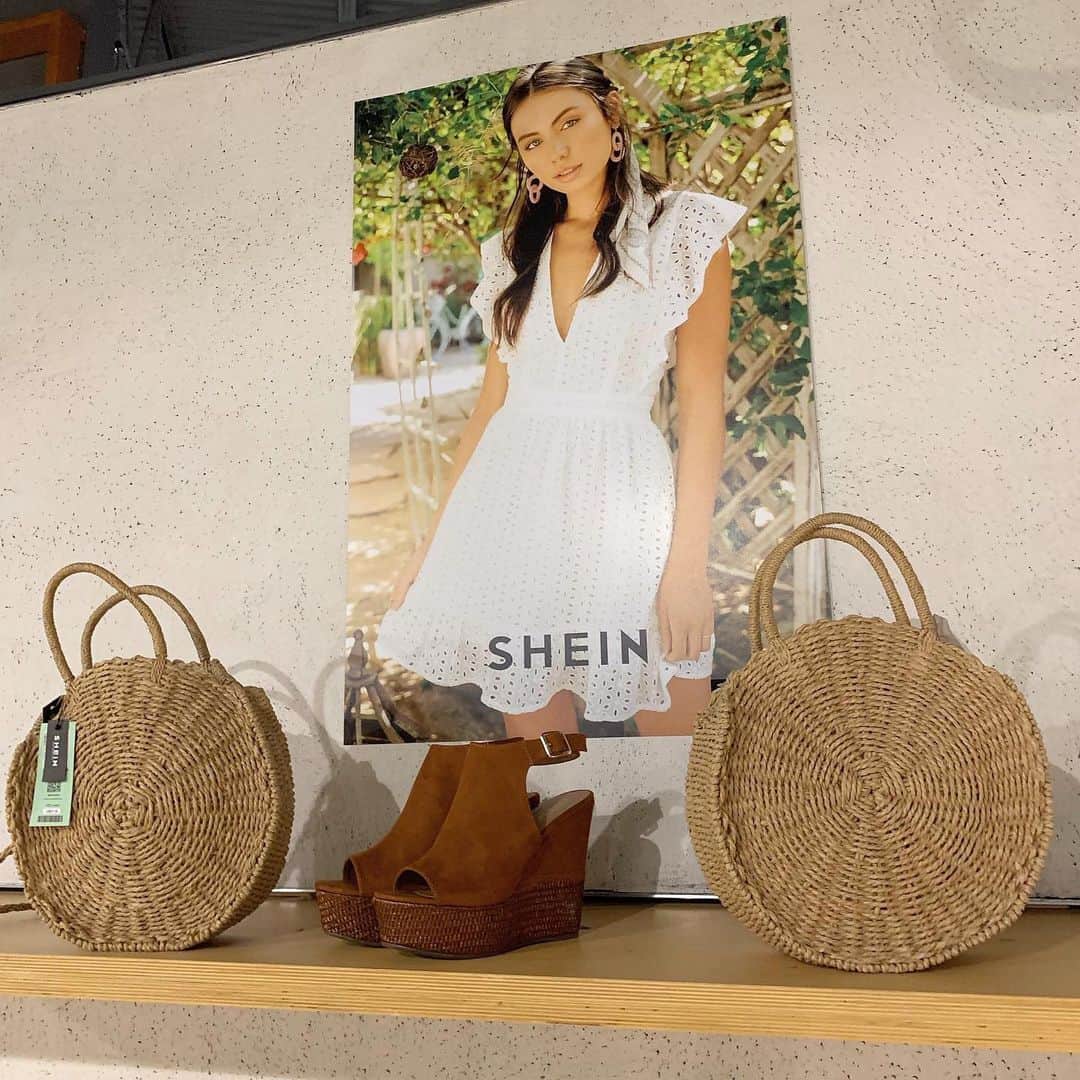 SHEINさんのインスタグラム写真 - (SHEINInstagram)「💚CHICAGO💚: Tomorrow is our LAST restock!😱 Come shop our vacation styles and get your closet ready for all your summer travels!👙💕 Don’t forget to pick up your freebies!💞 Tag your favorite CHICAGO babes below & let them know to meet you here! #SHEINtakesChicago 👉Use code "Chicago" for extra 15 % off, for use at us.shein.com (link in bio) 📆Open Shop Hours:  5/10 -5/11 10AM-9PM 5/12 11AM-6PM 📍 2171 Northbrook Court, Unit #1206 Northbrook, IL 60062  #MeetSHEIN」5月12日 10時13分 - sheinofficial