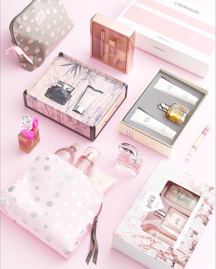 ロック&リパブリックのインスタグラム：「Looking for a quick + thoughtful #mothersday gift? Give her a scent she’ll love! Tap to shop + choose store pickup to get it today. #Kohls」