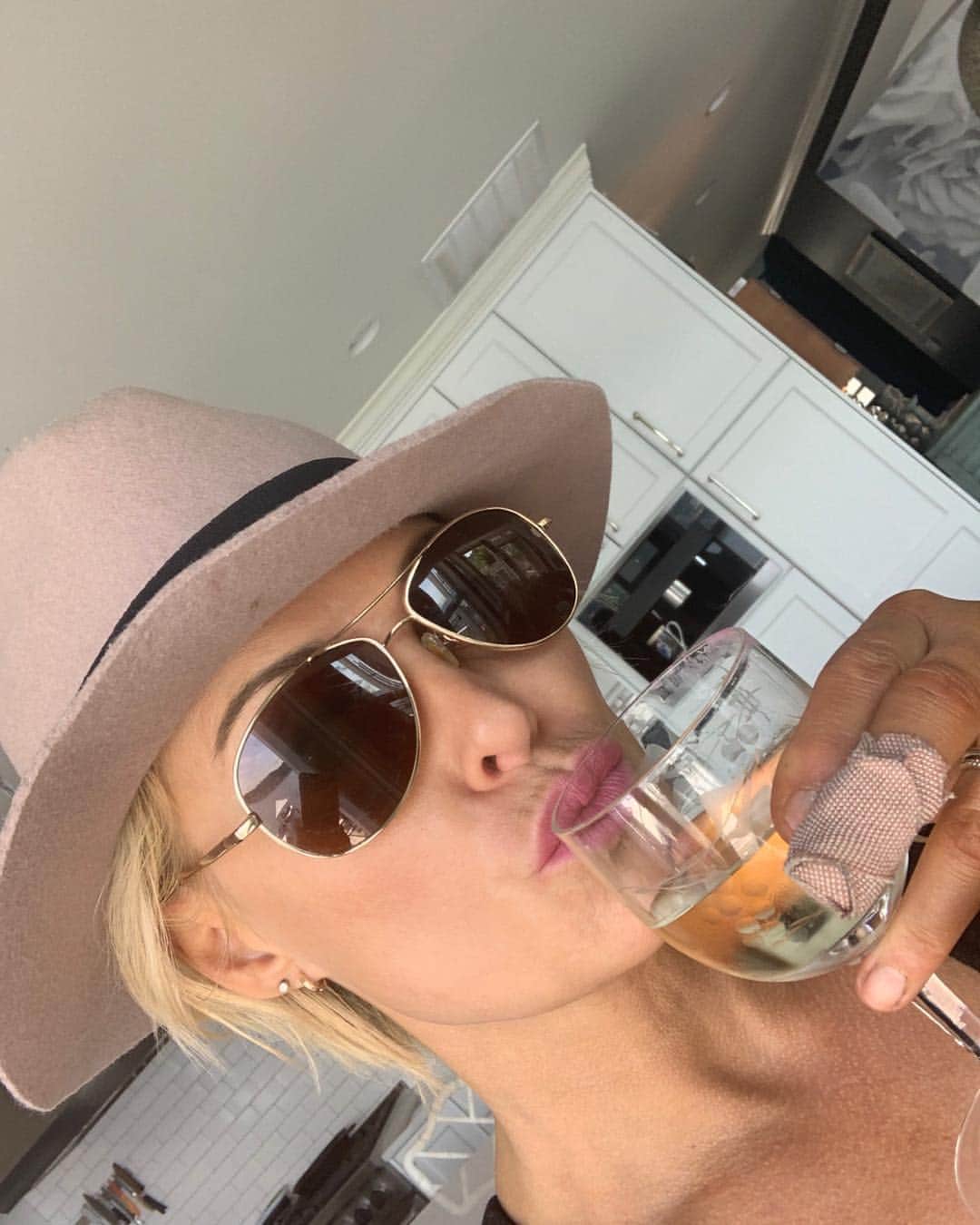 ジョシー・ビセットのインスタグラム：「#goodtimes #summer #happygirl」
