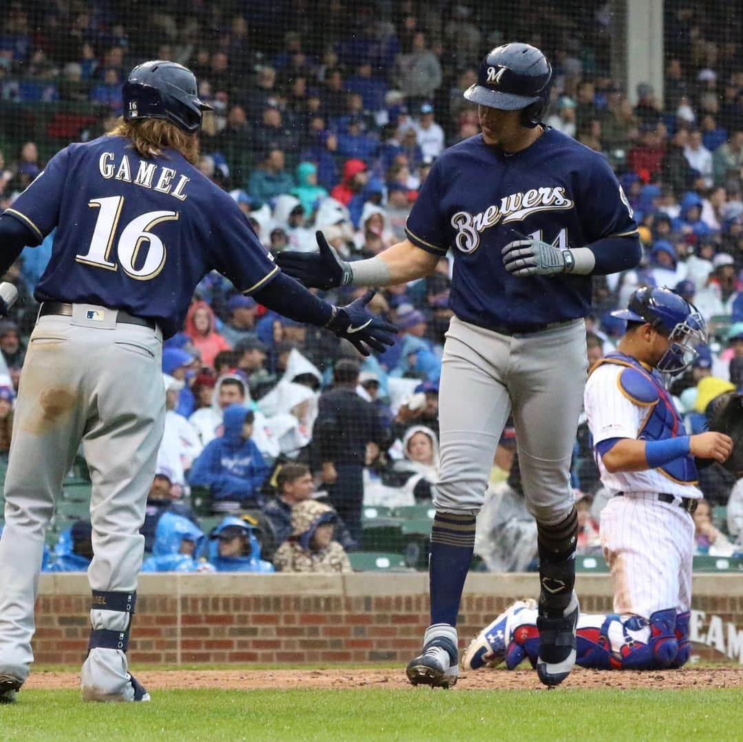 ミルウォーキー・ブルワーズさんのインスタグラム写真 - (ミルウォーキー・ブルワーズInstagram)「A little H2O doesn’t bother HP. #ThisIsMyCrew」5月12日 5時24分 - brewers