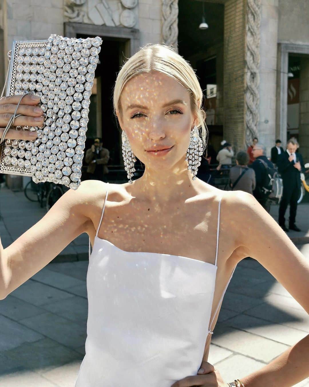 レオニー・ハンネさんのインスタグラム写真 - (レオニー・ハンネInstagram)「Extra sparkles!? 🦄 Anzeige/Ad @luisaviaroma @alessandrarich #LuisaViaRoma #AlessandraRich」5月12日 5時34分 - leoniehanne