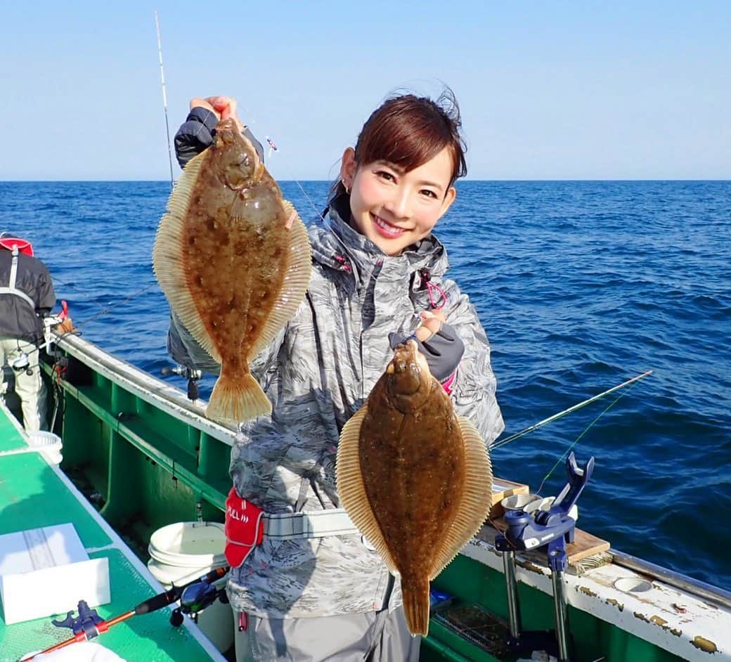 阪本智子さんのインスタグラム写真 - (阪本智子Instagram)「🏆♡ 『2019シマノ杯 カレイ船釣り大会in仙台湾 塩釜』 60枚のカレイを釣り上げ ✨レディース賞 ✨を頂きました😂🙏💕 #カレイ釣り #2回目 #楽しかった #まだまだ勉強中 ＊ #fish #fishing #flounder #sea #ocean #sendai #miyagi #shiogama #fishingtournament #釣り #カレイ釣り大会 #宮城 #仙台 #塩釜 #阪本智子 #レッツリー」5月12日 6時08分 - tomoko_sakamoto423