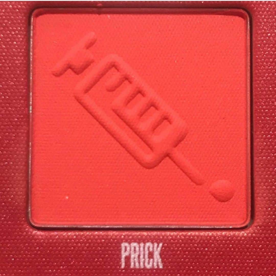 Jeffree Star Cosmeticsさんのインスタグラム写真 - (Jeffree Star CosmeticsInstagram)「💉💉💉 Our #BloodSugar is officially BACK in stock! It has 18 gorgeous shades ready to take you to the next level 💖 #jeffreestarcosmetics #bloodsugarpalette photo by: @literallylewis2.0」5月12日 6時18分 - jeffreestarcosmetics
