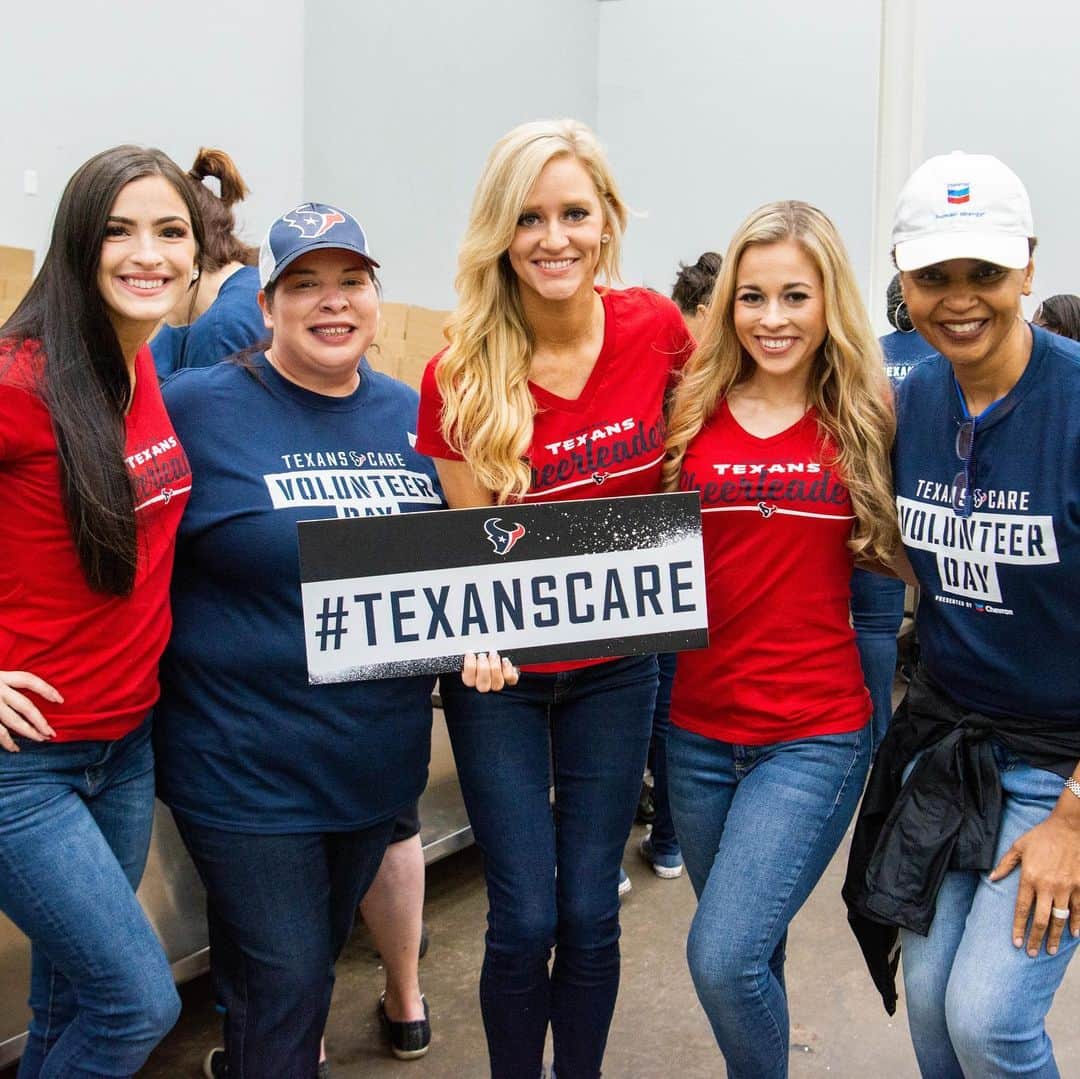 ヒューストン・テキサンズさんのインスタグラム写真 - (ヒューストン・テキサンズInstagram)「The seventh annual #TexansCare Volunteer Day was a success! 🙌」5月12日 6時20分 - houstontexans