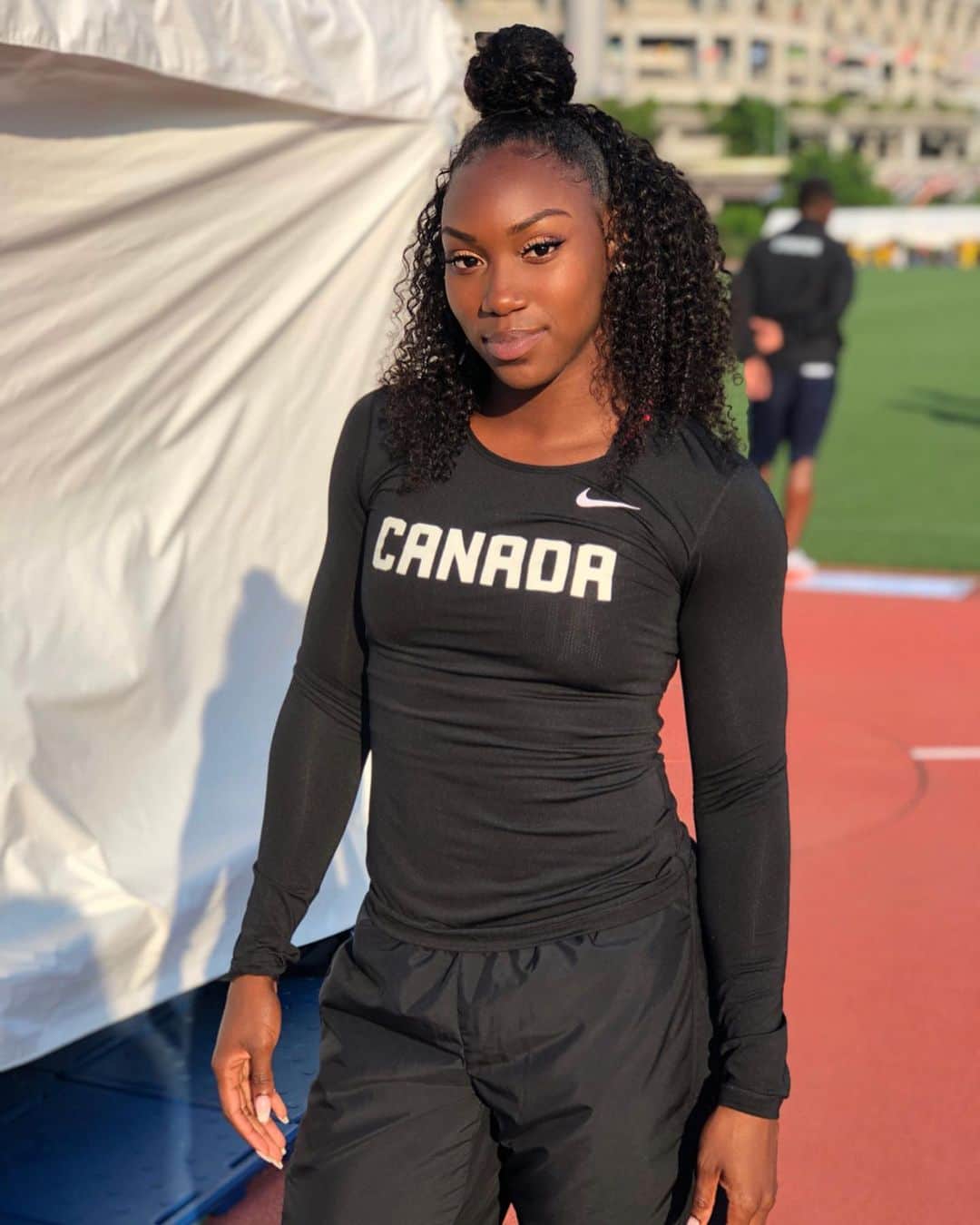 カミカ・ビンガムのインスタグラム：「C A N A D A 🍁. The last time I represented Team Canada was at the 2016 Olympics and since then I have dealt with continuous injuries in both of my achilles. Getting back out on a competitive international stage after so long with my 4x100m relay team was exhilarating but I also developed performance anxiety and self doubt. I wanted to feel like my old self right away but God reminded me with this message, “I am enough”. Despite any roadblocks, I left my everything on that track with my team and that’s all I could have asked for. God will carry you through the process. Thank you Japan for this experience 🇯🇵I AM ENOUGH ❤️.」
