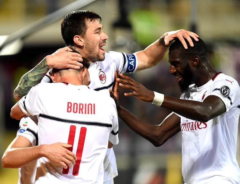 アレッシオ・ロマニョーリのインスタグラム：「Il modo migliore per festeggiare le 150 partite in rossonero! È un onore far parte di questa società #FiorentinaMilan #acmilan #150 @acmilan」