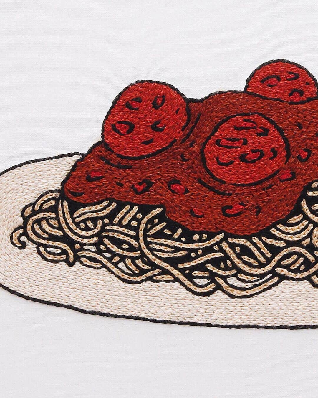 樋口正樹さんのインスタグラム写真 - (樋口正樹Instagram)「italian meatballs . ミートボールのパスタ。 日曜日のお昼に作って 食べたい美味しいやつ。 パスタもソースも皿も すべてが刺繍の手仕事。 @yumikohiguchi . . . #polpettine #italianmeatballs #spaghetticonpolpette #spaghettiandmeatballs #meatball #spaghetti #embroideryart #topitalianfood #italyfood #italianfood #pastamania #pastalover #lovepasta #pastaitaliana #cucinaitaliana」5月12日 6時48分 - higuccini