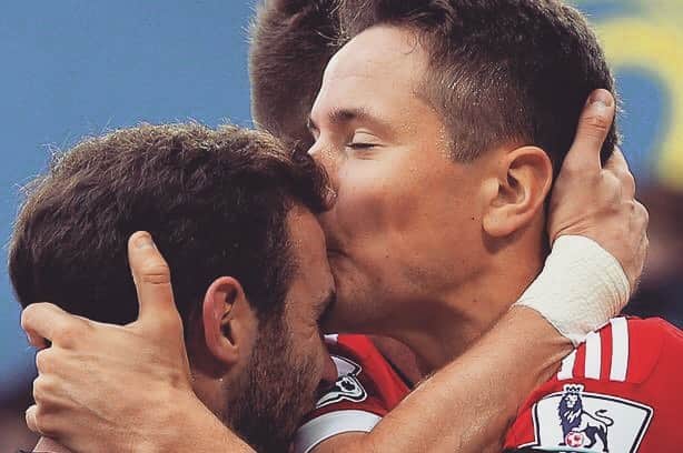 フアン・マタのインスタグラム：「I will miss you too, @anderherrera 😅. What a player, what a guy. Good luck, you deserve the very best. 🙏🏼♥️」