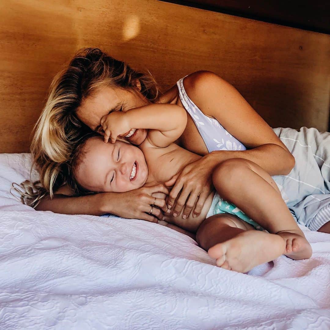 アラナ・ブランチャードのインスタグラム：「Happy Mother’s Day to all the amazing mamas out there and thank you Banks for letting me be your mom🤣」