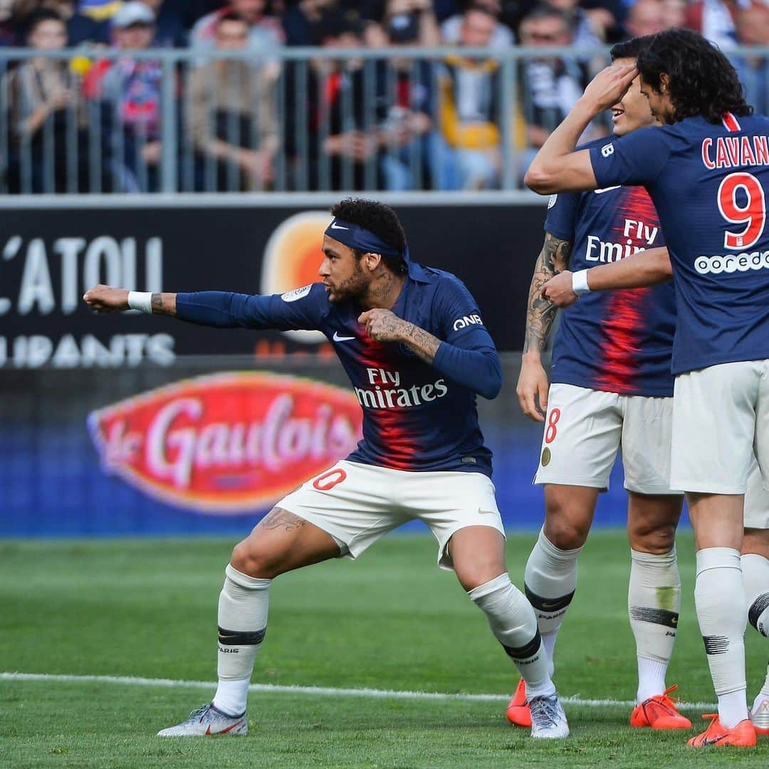 Goal Japanさんのインスタグラム写真 - (Goal JapanInstagram)「. The Karate Kid👊🥋 (Photo:Jean-Francois Monier/AFP/Getty Images) . #soccer #football #league1 #PSG #parissaintgermain #サッカー #フットボール #ネイマール #⚽️」5月12日 7時20分 - goaljapan