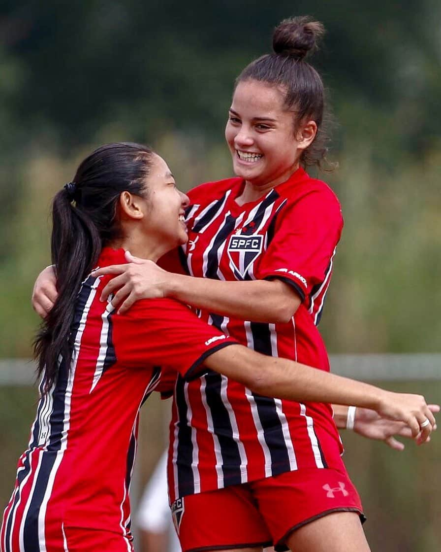 São Paulo FCさんのインスタグラム写真 - (São Paulo FCInstagram)「A comemoração de quem está na final da Copa Nike Feminina Sub-17! Placar das semifinais: São Paulo 7x0 Internacional.‪ #FutebolFemininoTricolor ‬⚽️🇾🇪 ‪⠀⠀⠀⠀⠀⠀⠀⠀⠀‬ ‪📸 Miguel Schincariol / saopaulofc.net‬」5月12日 7時20分 - saopaulofc