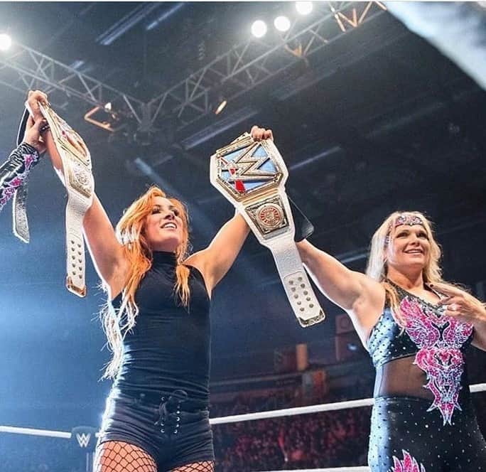レベッカ・ノックスのインスタグラム：「Don’t get too close to that title @thebethphoenix」