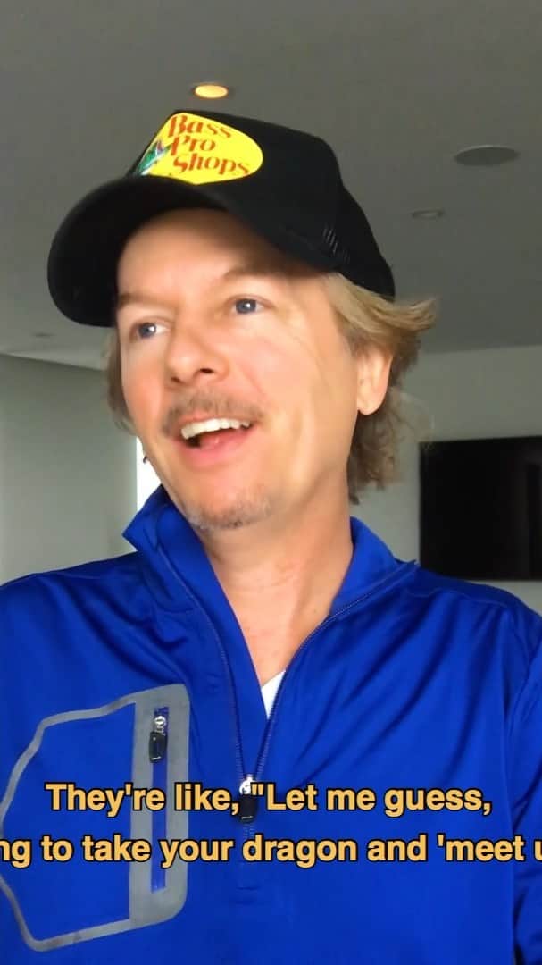 デヴィッド・スペードのインスタグラム：「I’ve never seen Game of Thrones so I decided to watch the end of one episode and then all of last weeks episode. I think I have a handle on it.  Here’s me explaining what I think happened...」