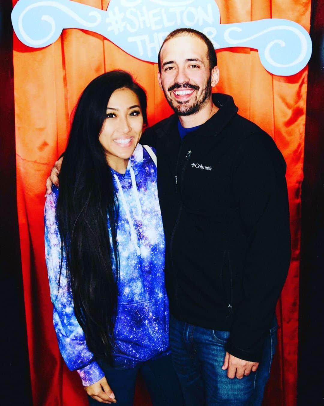 オリビア・タイのインスタグラム：「Our favorite thing to do besides food? Comedy shows. 😂🤣 What’s your favorite thing to do?! . . . get my space hoodie from @intotheam! & use my code for 10% off: oliviathai」