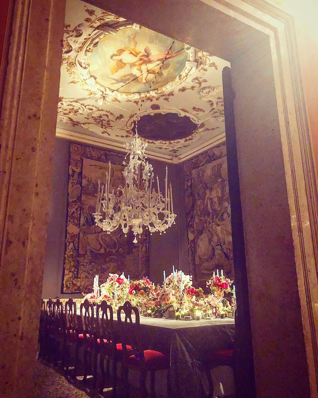 デレク・ブラスバーグさんのインスタグラム写真 - (デレク・ブラスバーグInstagram)「Conference room, Venetian style.」5月12日 8時31分 - derekblasberg